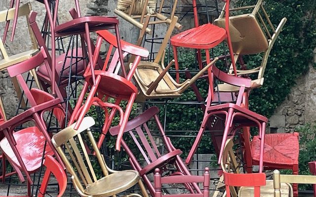 Hacer campana o novillos